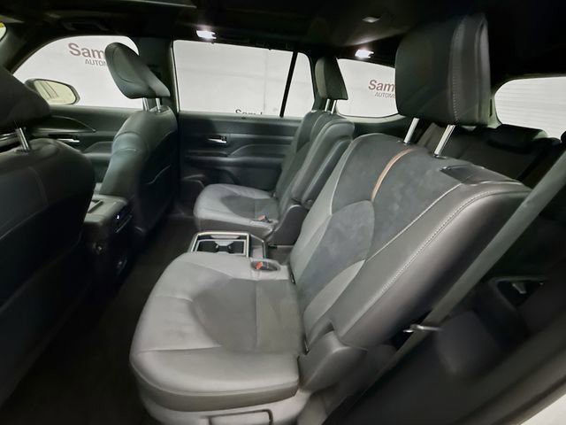 Used 2024 Toyota Grand Highlander AWD Hybrid image 25