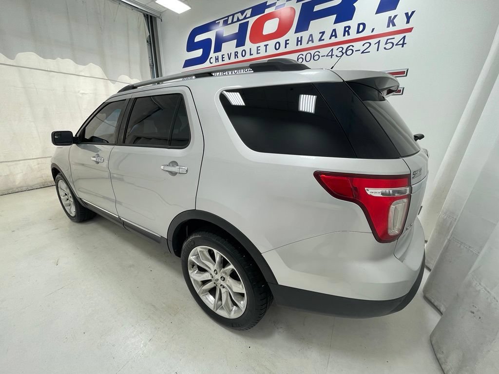 Used 2014 Ford Explorer XLT w/ Equipment Group 202A AWD/4WD image 9