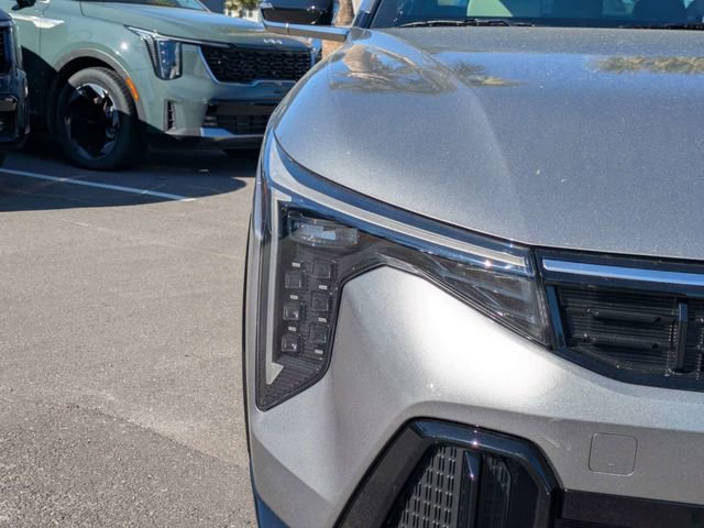 New 2025 Kia K4 GT-Line Turbo FWD image 9