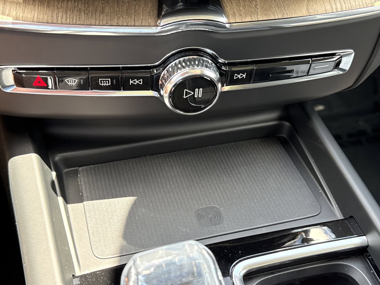 New 2026 Volvo XC60 T8 Plus w/ Protection Package Premier AWD/4WD image 29