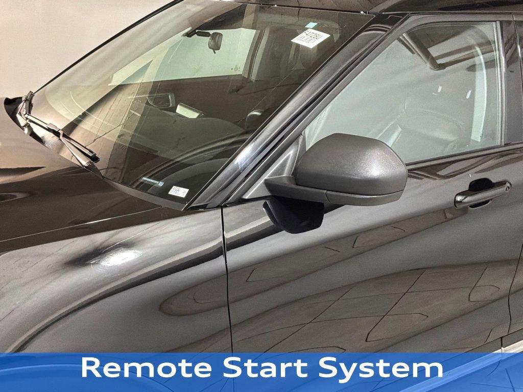 Used 2022 Ford Explorer XLT w/ Equipment Group 202A image 25