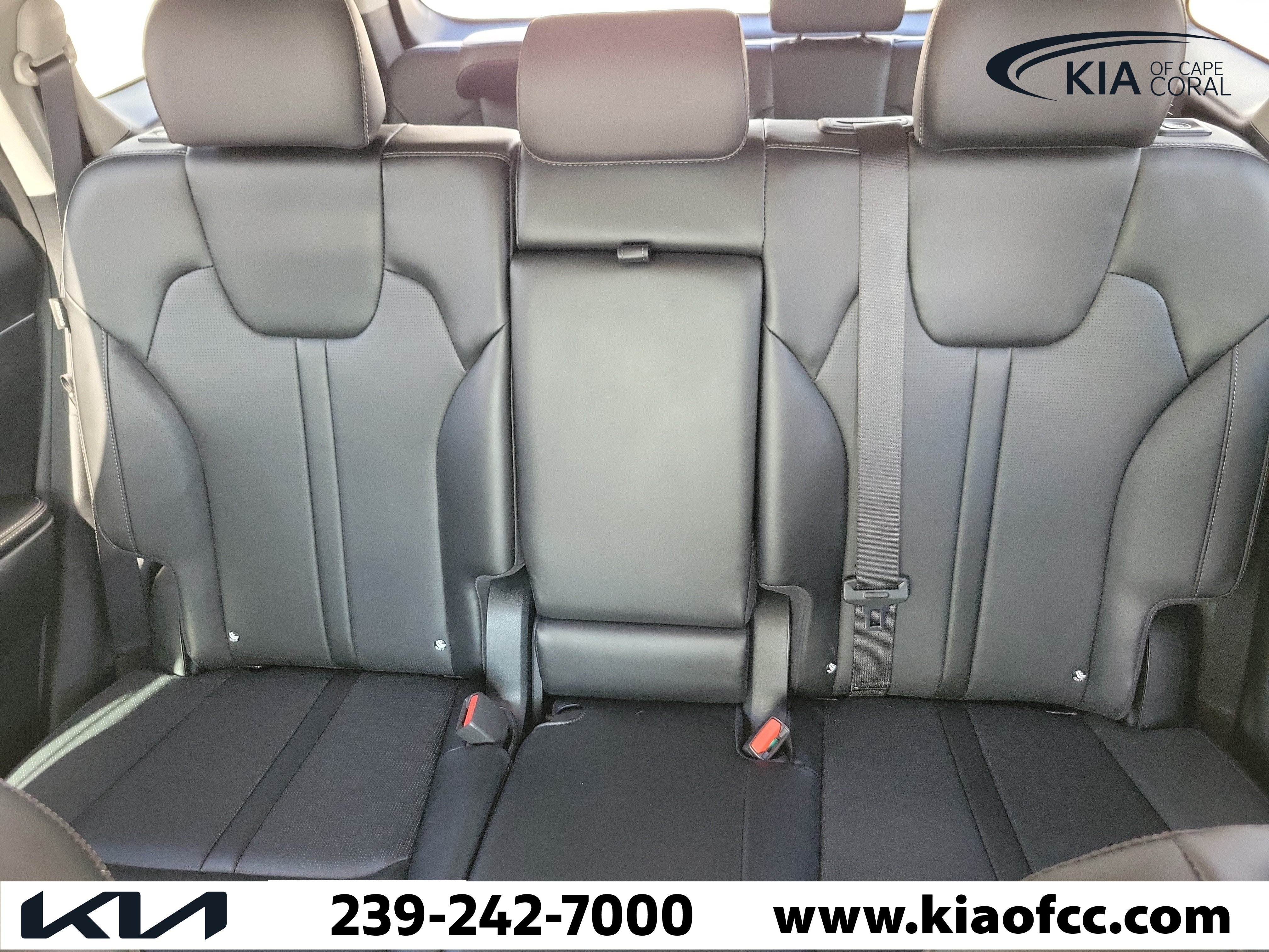 Certified 2025 Kia Sorento S FWD image 29