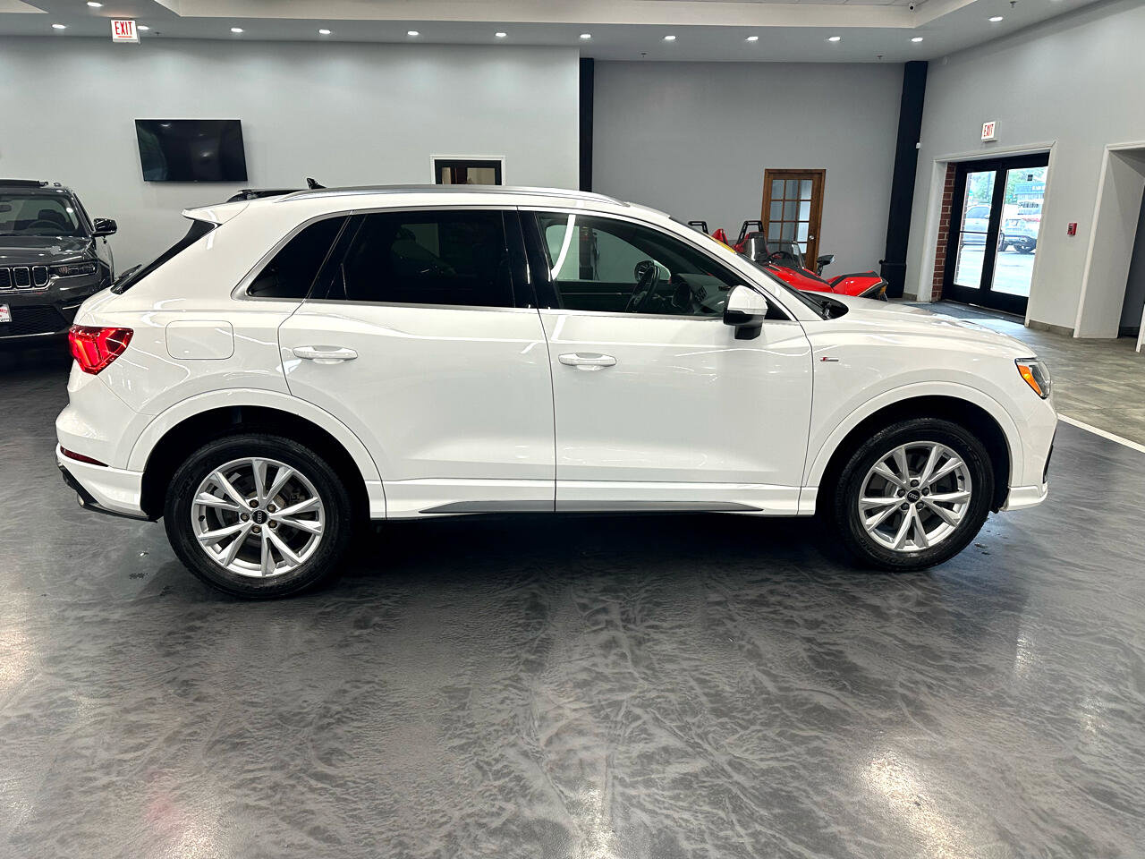 Used 2022 Audi Q3 2.0T Premium image 4