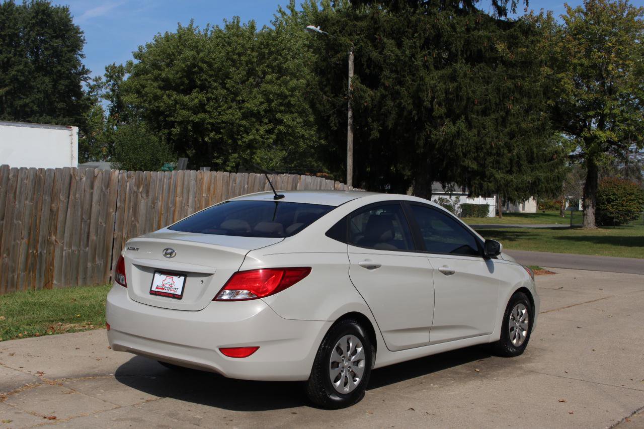 Used 2016 Hyundai Accent SE image 11