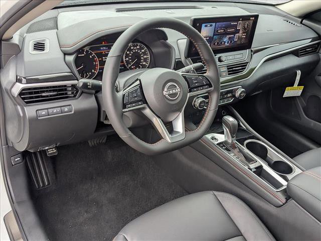 New 2025 Nissan Altima 2.5 SR w/ SR Premium Package FWD video 3