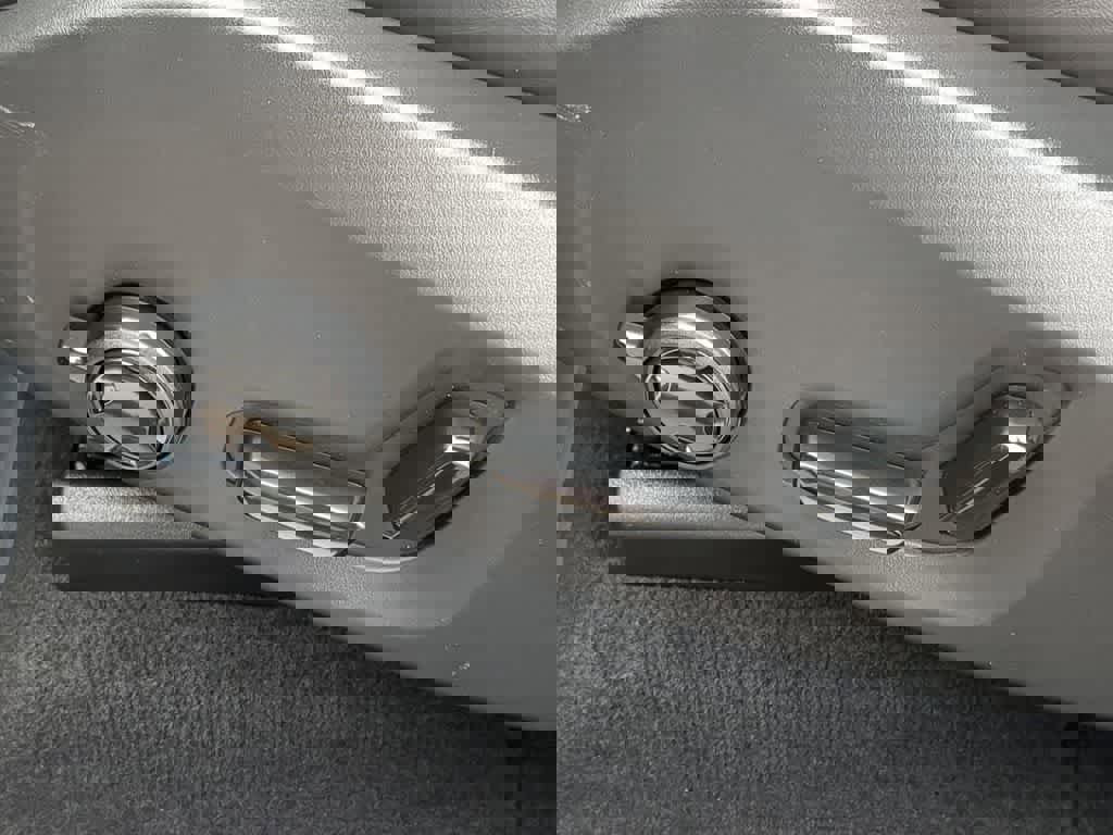 Used 2026 Volvo XC60 B5 Ultra w/ Protection Package Premier image 16