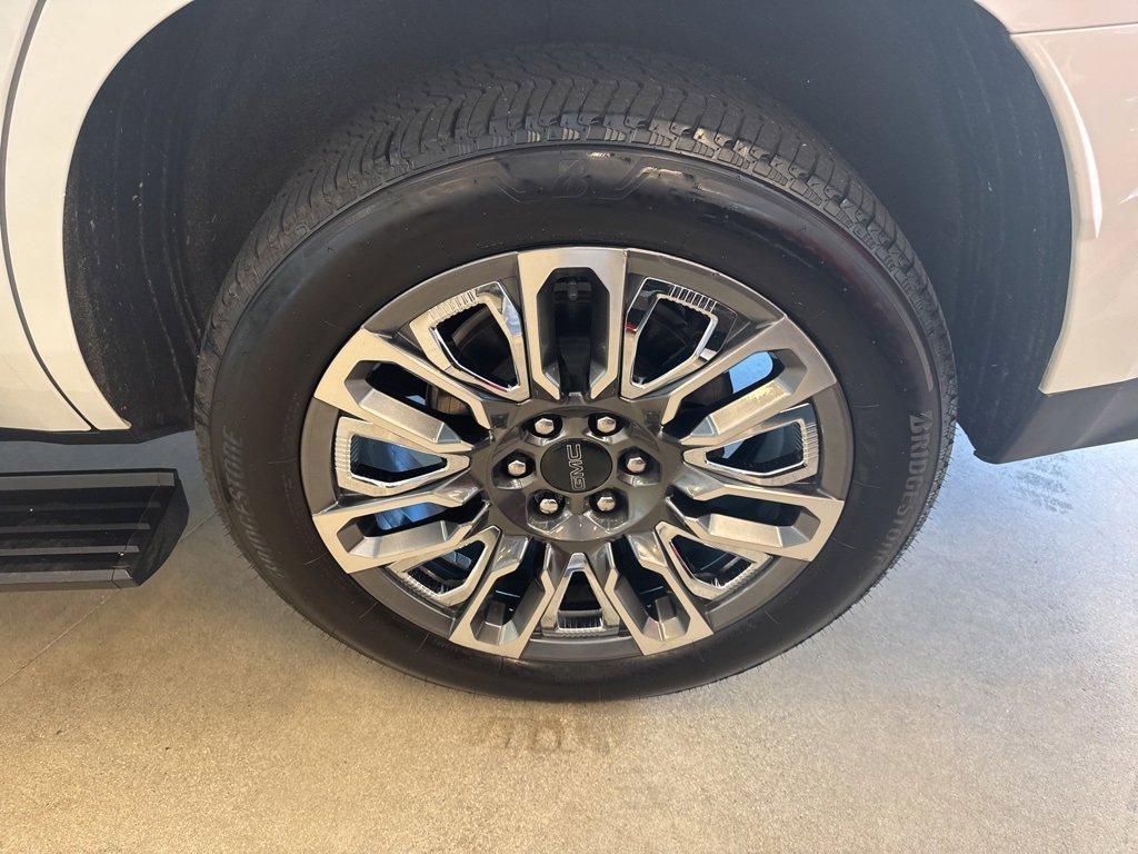 Used 2023 GMC Yukon Denali Ultimate image 15