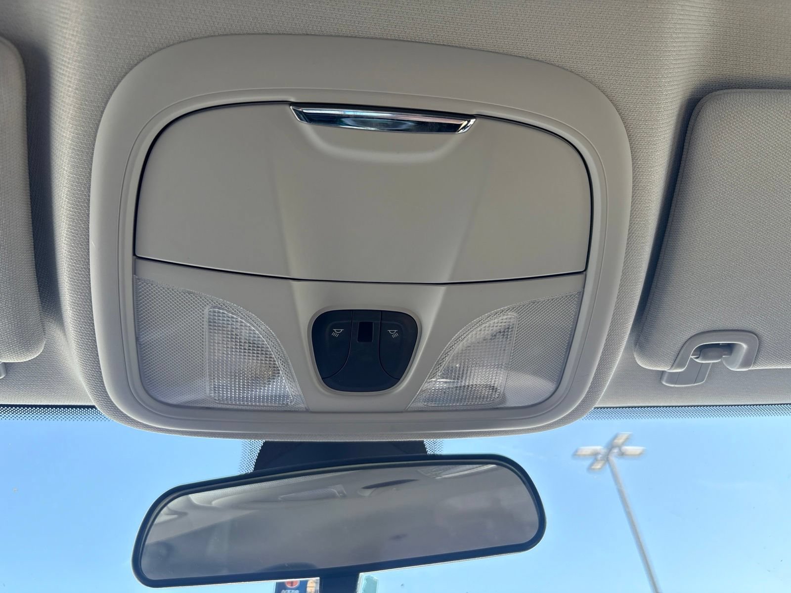 Used 2019 Jeep Cherokee Latitude Plus FWD image 13