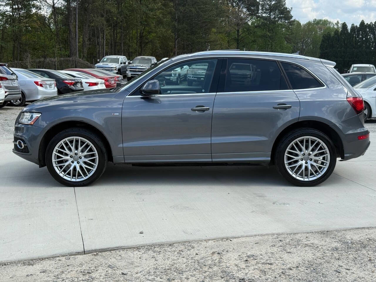 Used 2017 Audi Q5 2.0T Premium Plus w/ Technology Package image 4