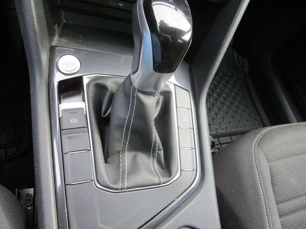 Used 2024 Volkswagen Tiguan S image 29