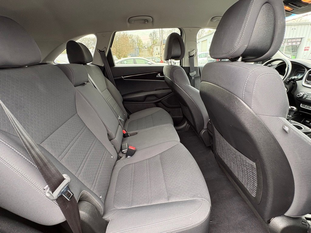 Used 2016 Kia Sorento LX w/ LX Convenience Package image 16