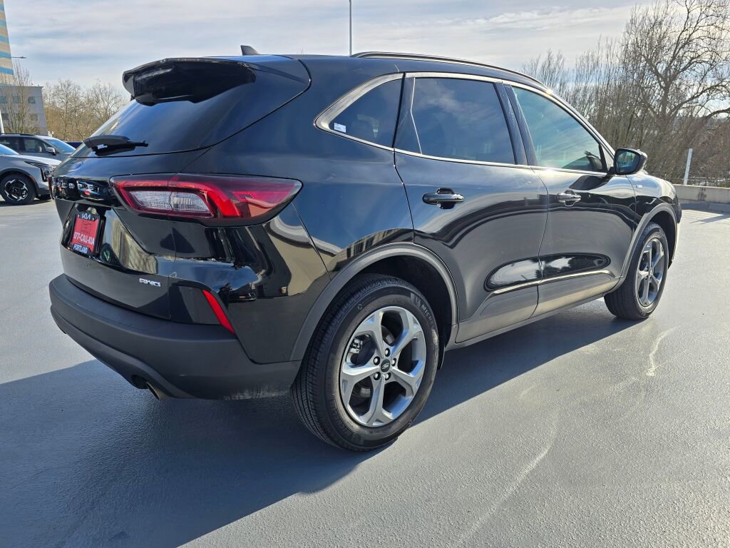 Used 2025 Ford Escape ST-Line image 3