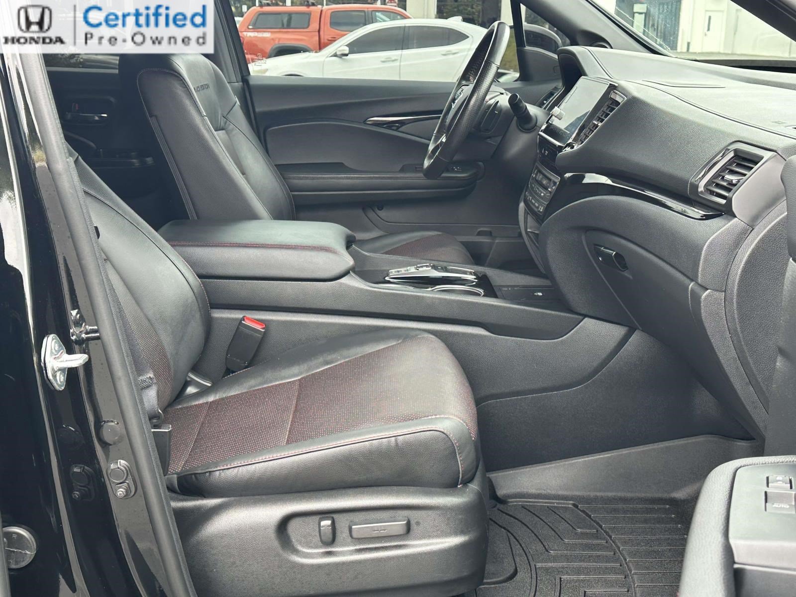 Certified 2025 Honda Ridgeline Black Edition image 6