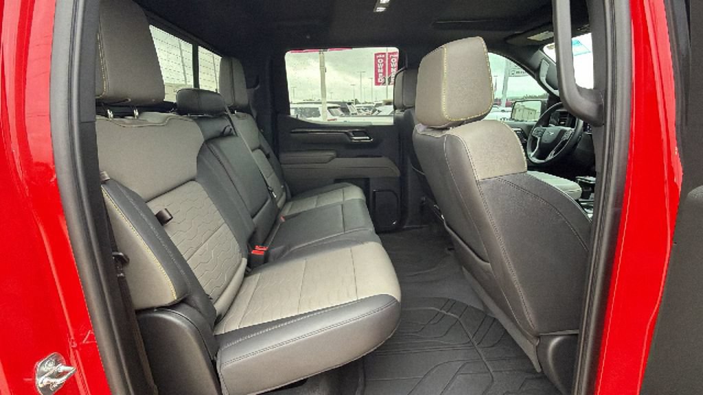 Used 2023 Chevrolet Silverado 1500 ZR2 w/ Technology Package AWD/4WD image 29