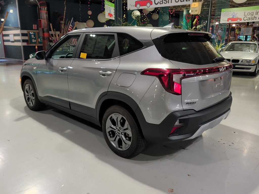 Used 2024 Kia Seltos LX AWD/4WD image 13