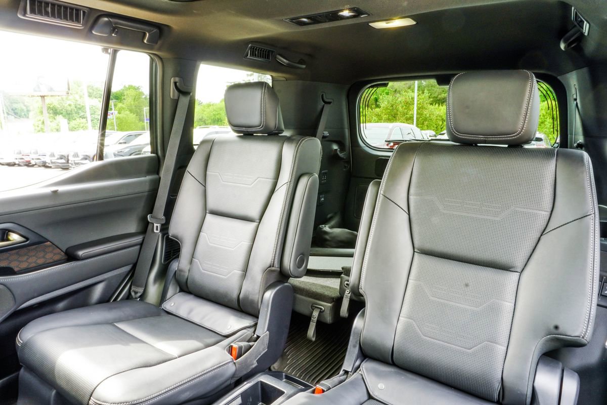 Used 2024 Lexus GX 550 w/ Accessory Package (31) AWD/4WD image 40