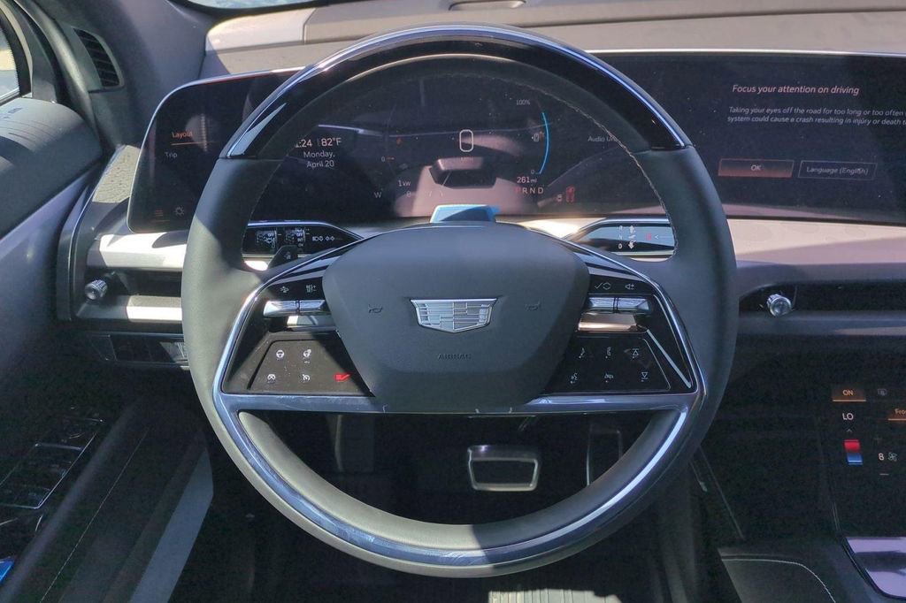 New 2026 Cadillac Vistiq Luxury w/ LPO, Floor Liner Package AWD/4WD image 19
