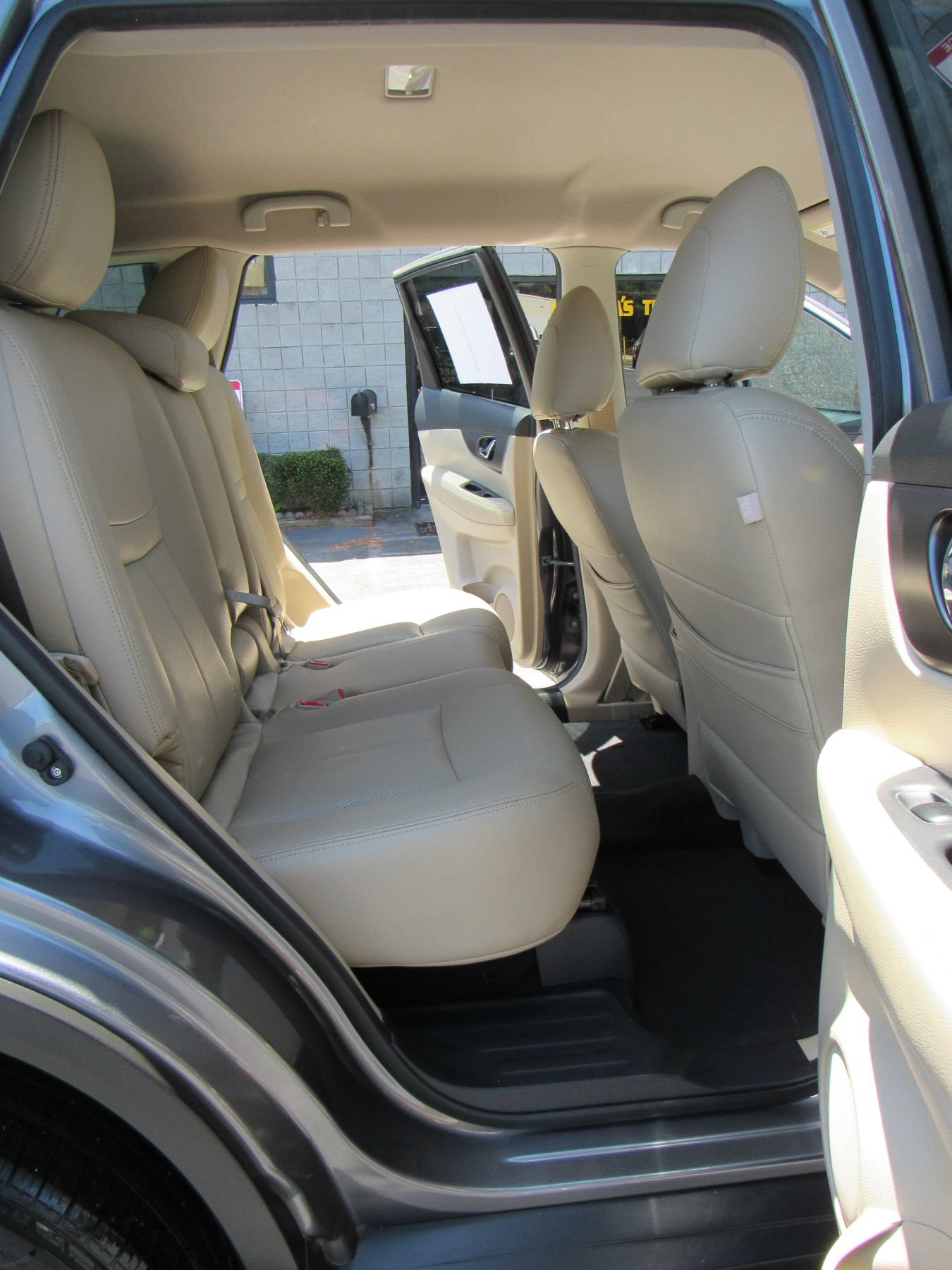 Used 2016 Nissan Rogue SV FWD image 19
