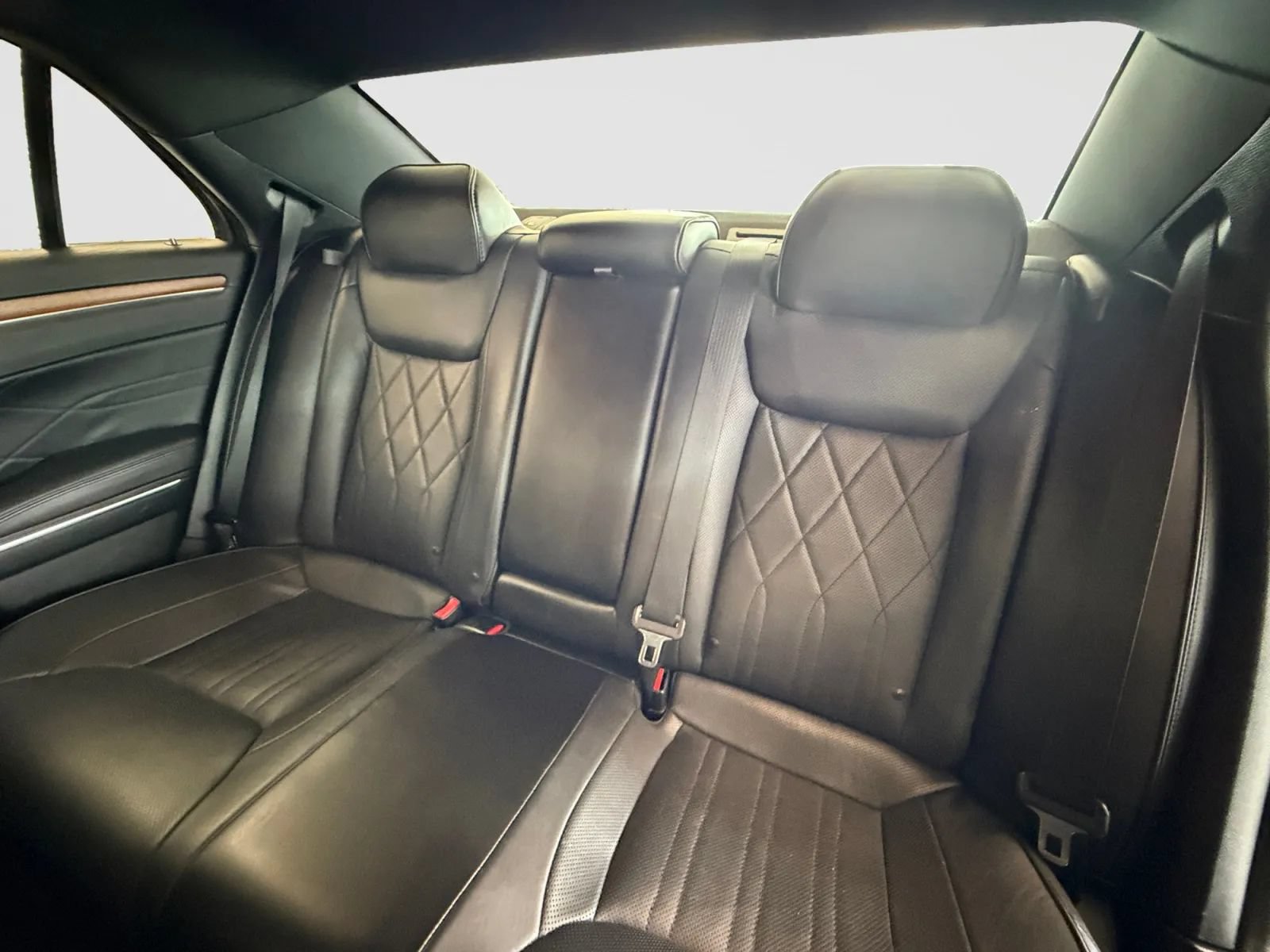 Used 2016 Chrysler 300 C Platinum w/ Safetytec Plus Group AWD/4WD image 15