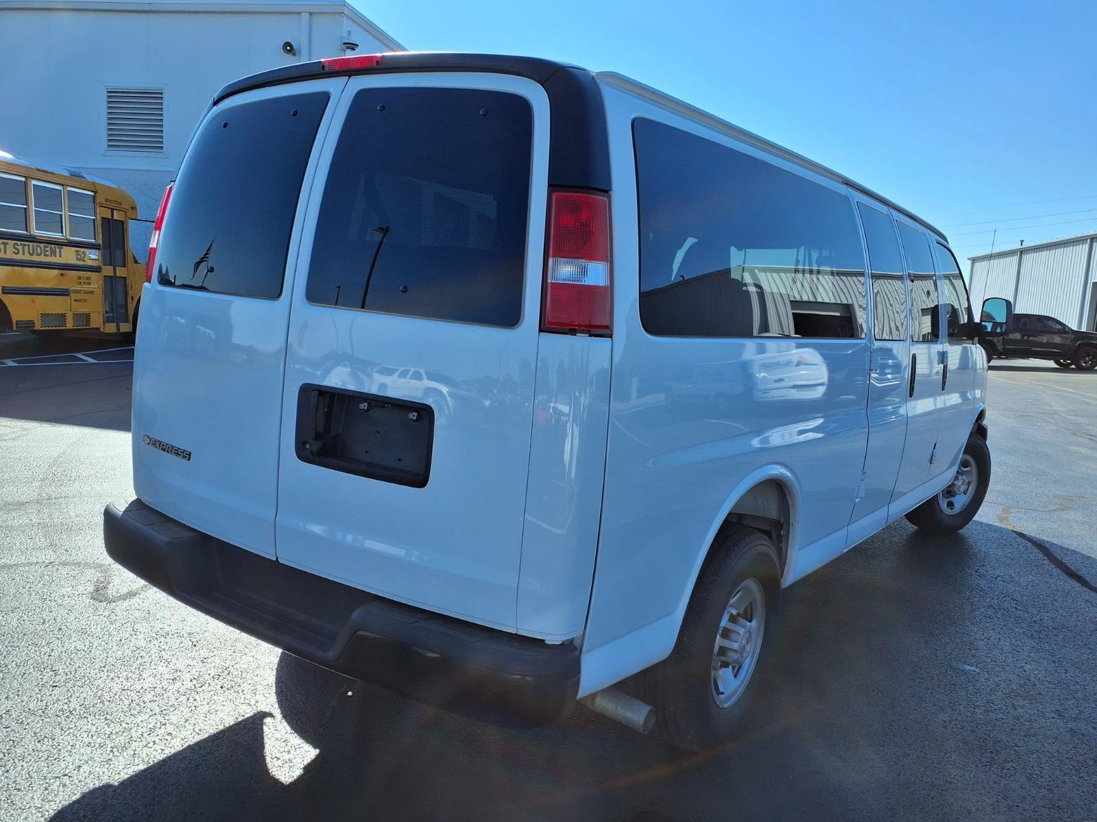 Used 2025 Chevrolet Express 3500 LS RWD image 29