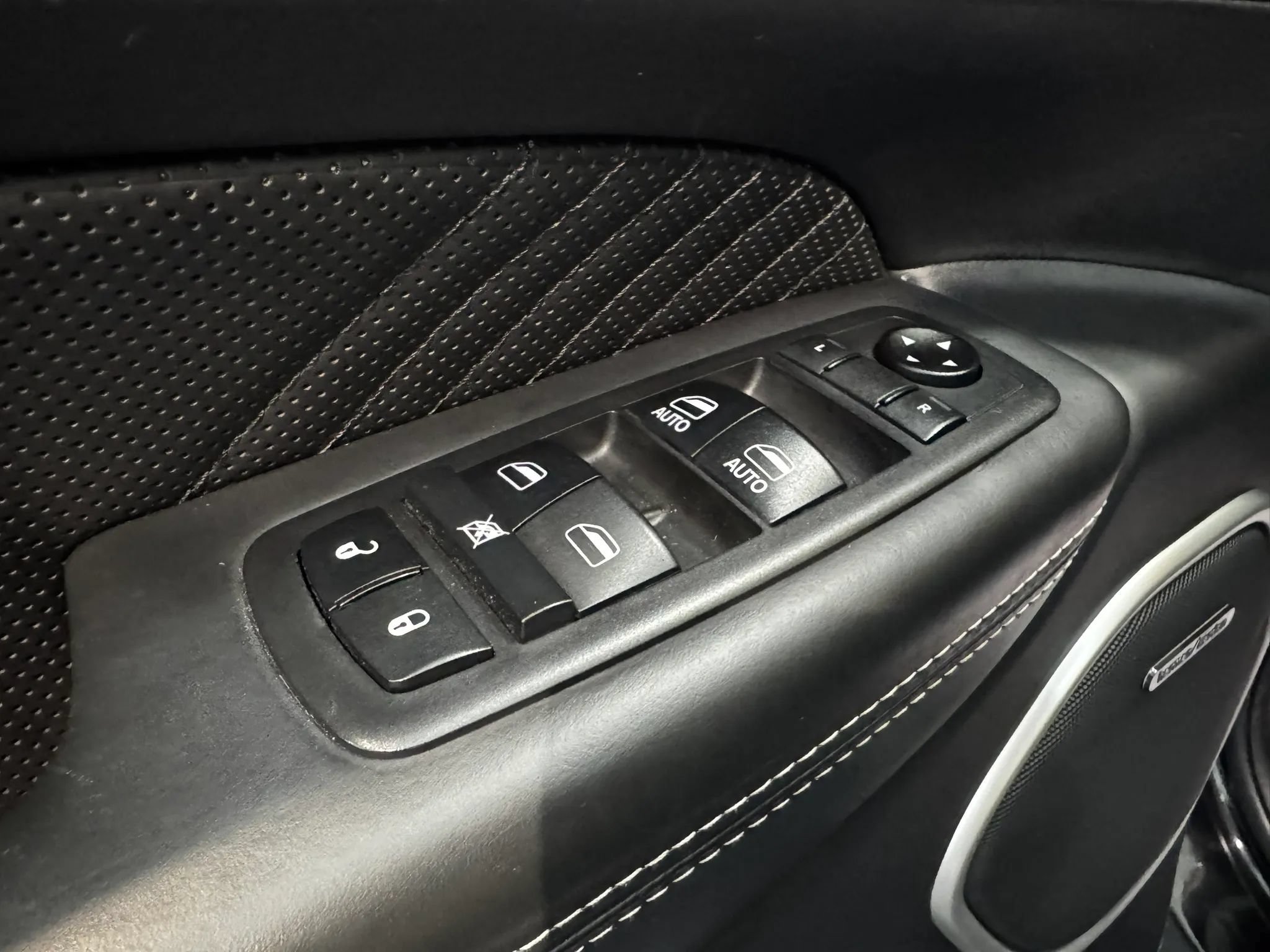 Used 2018 Jeep Grand Cherokee SRT AWD/4WD image 24