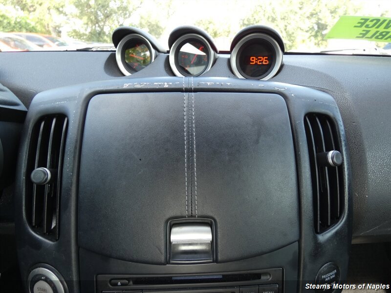 Used 2010 Nissan 370Z Coupe RWD image 29