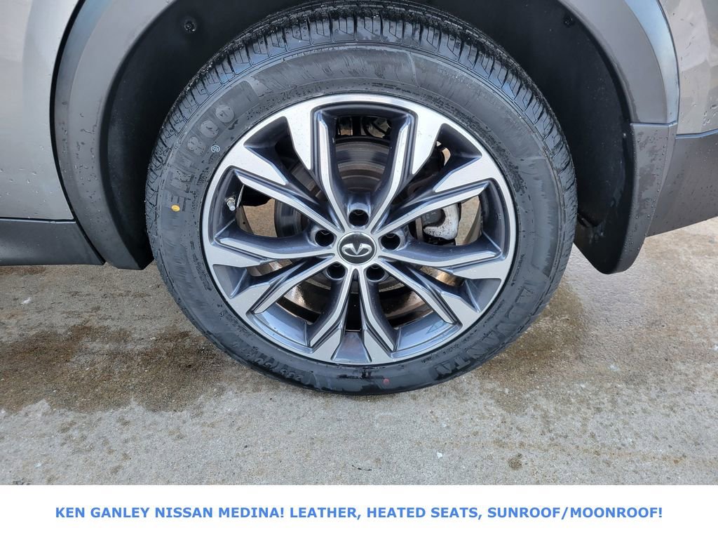 Used 2018 INFINITI QX30 Premium w/ Cargo Package image 20