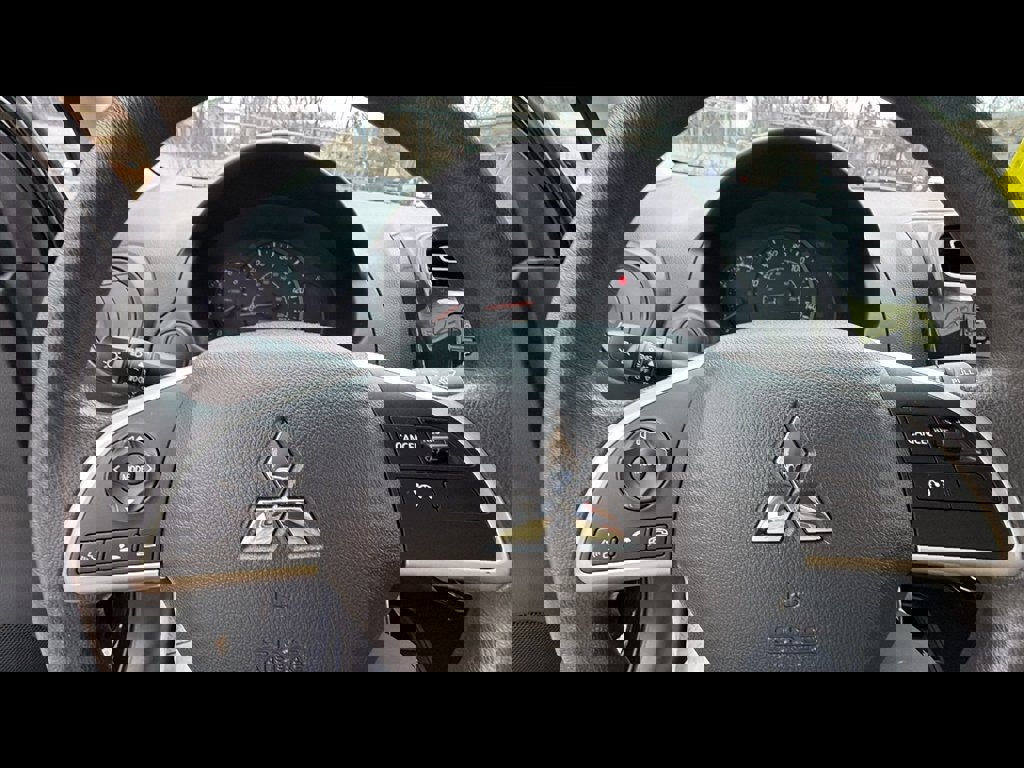 Used 2022 Mitsubishi Mirage G4 ES image 13