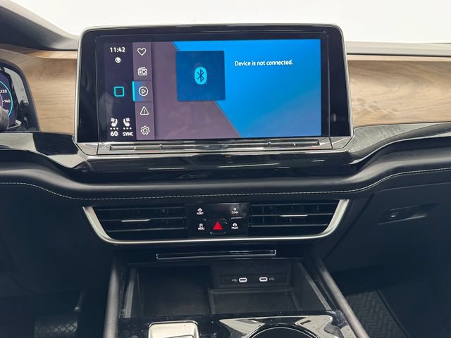 Used 2024 Volkswagen Atlas SE w/ Panoramic Sunroof Package FWD image 4