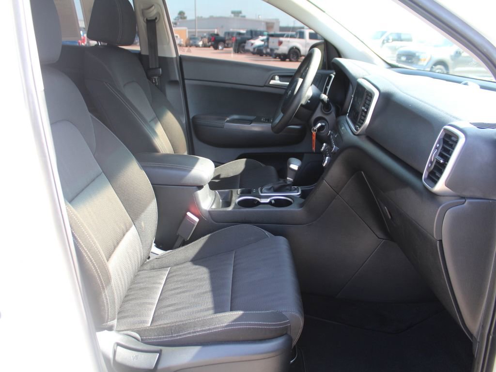 Used 2022 Kia Sportage LX image 13