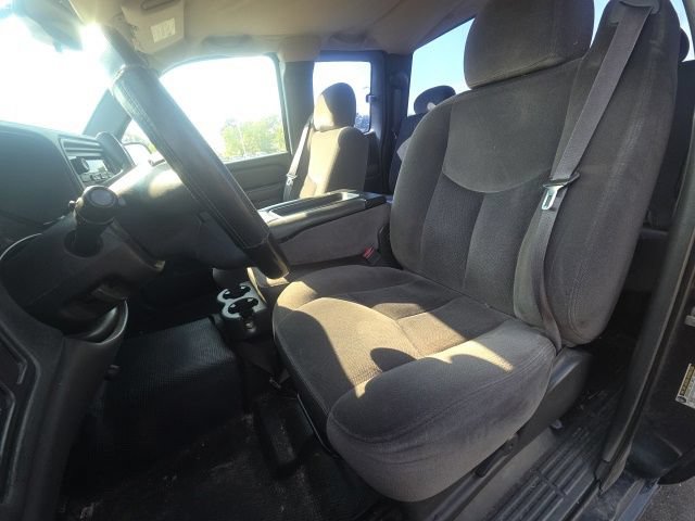 Used 2005 GMC Sierra 1500 W/T RWD image 15