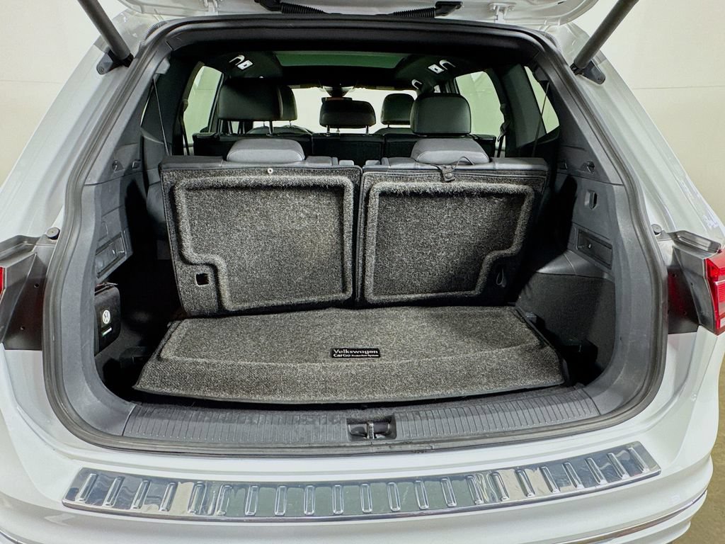 Used 2020 Volkswagen Tiguan SEL Premium R-Line AWD/4WD image 33
