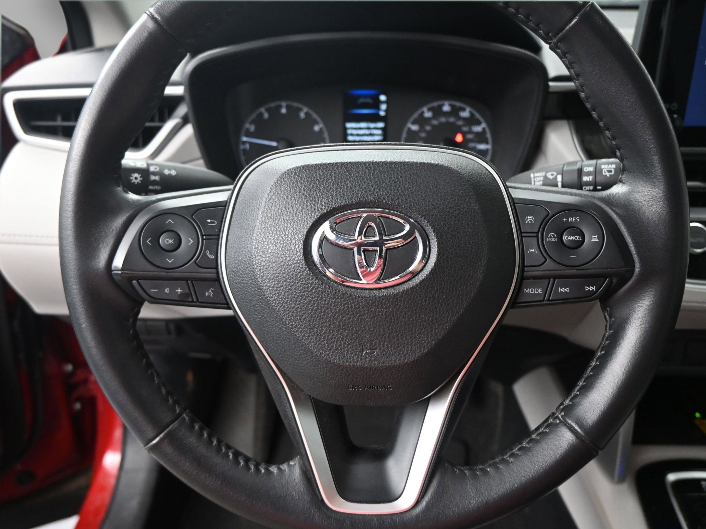 Certified 2023 Toyota Corolla Cross LE image 27