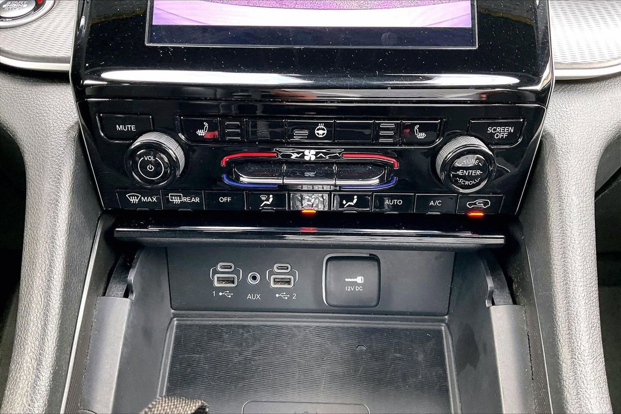 Used 2024 Jeep Grand Cherokee L Laredo AWD/4WD image 18