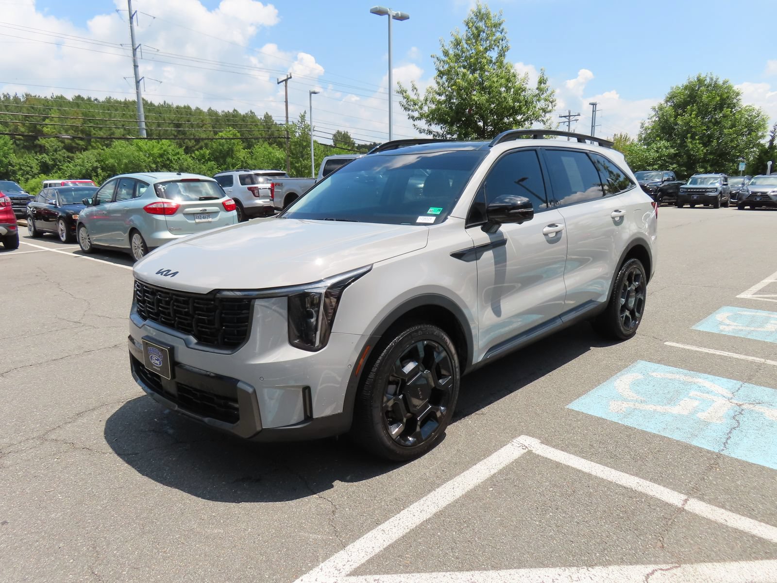 Used 2025 Kia Sorento SX AWD/4WD image 3
