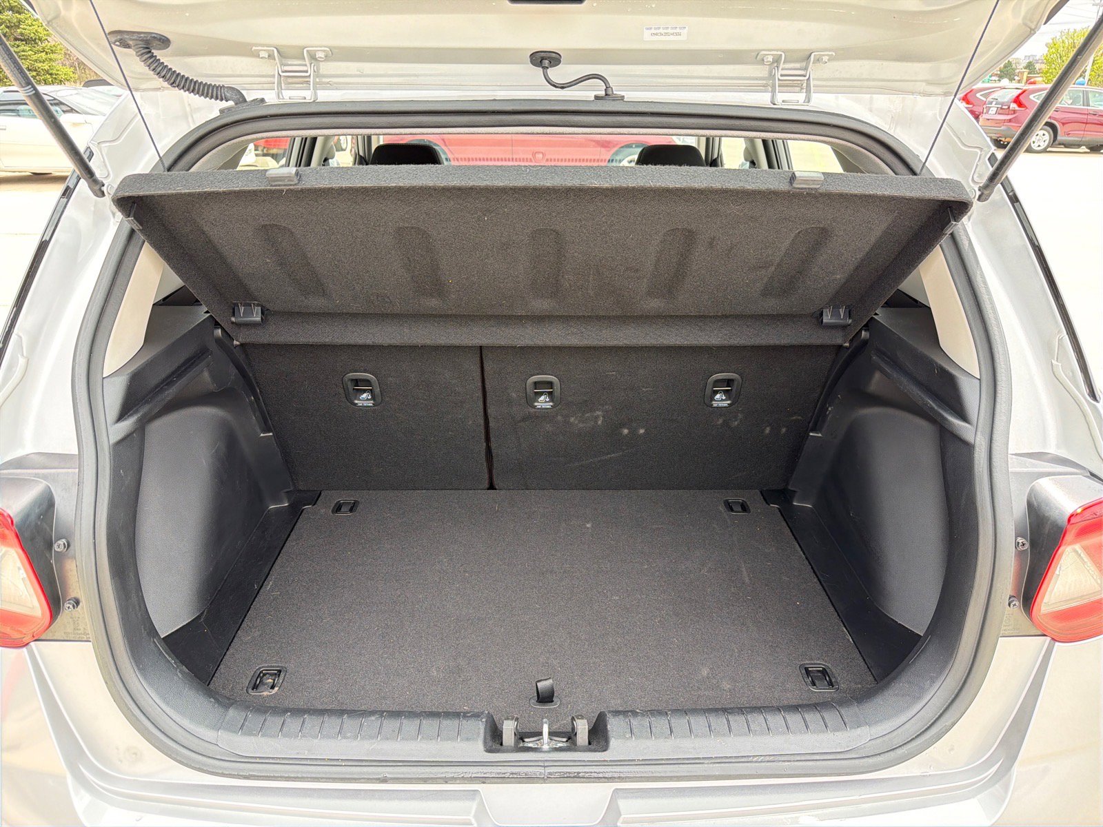 Used 2025 Hyundai Venue SEL image 30