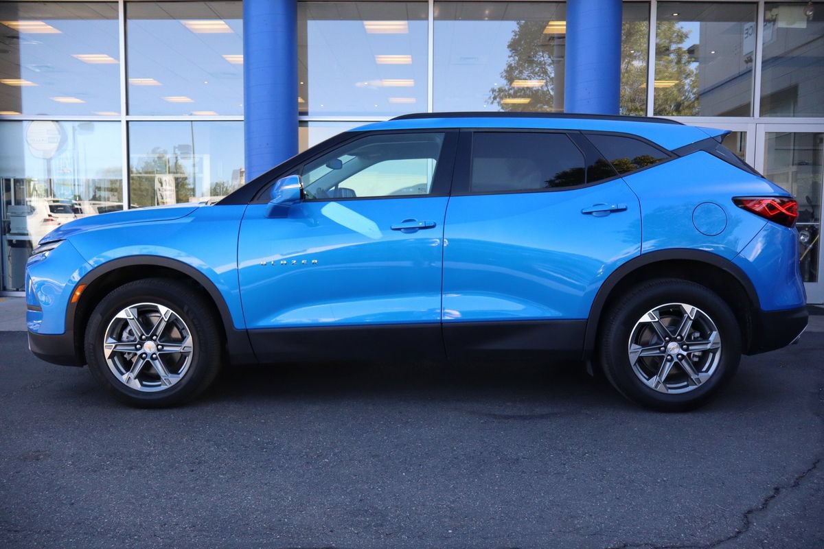 Used 2024 Chevrolet Blazer LT w/ LPO, Cargo Package AWD/4WD image 2