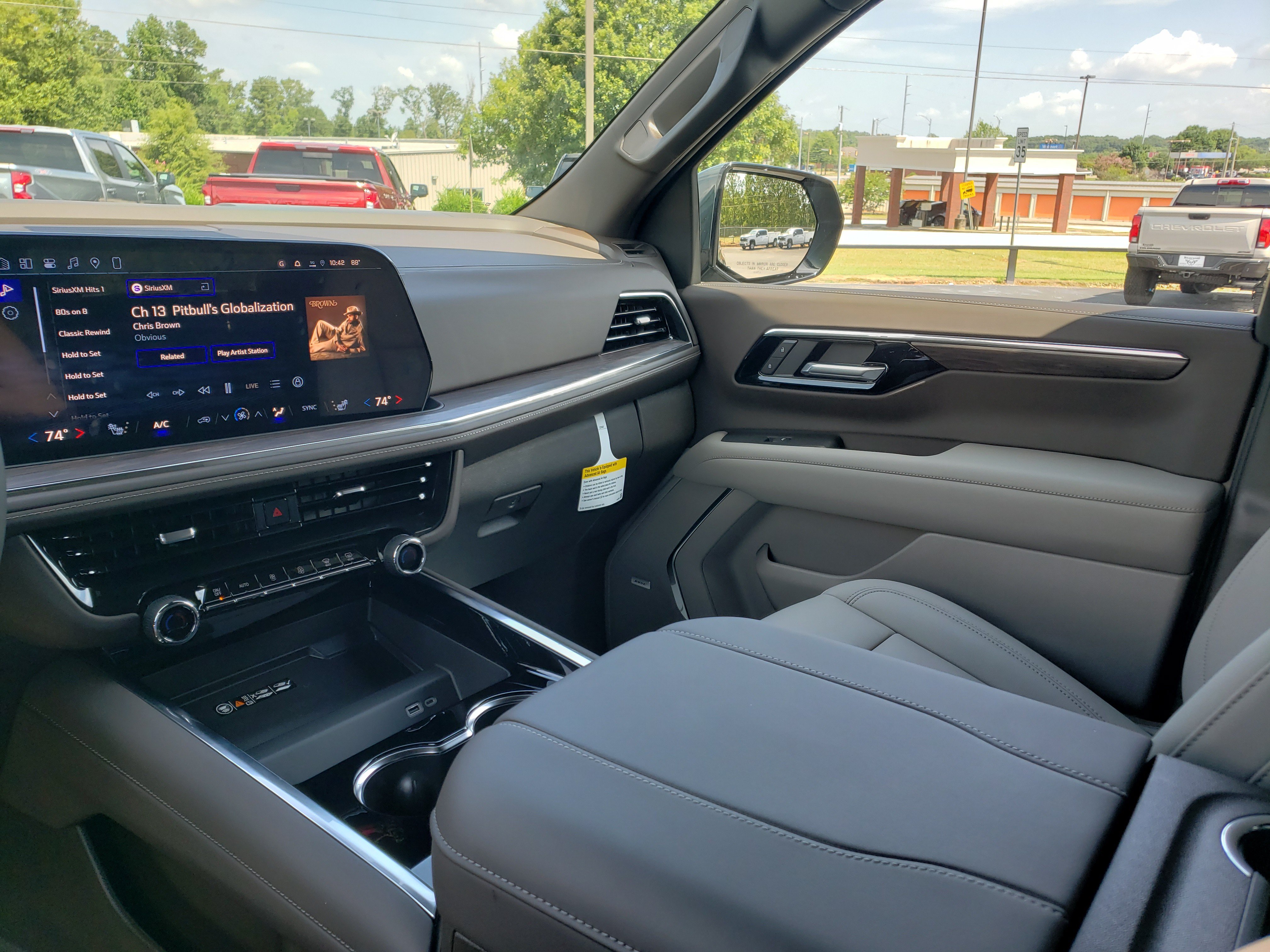 New 2026 Chevrolet Suburban Z71 w/ Z71 Off-Road Package AWD/4WD image 23