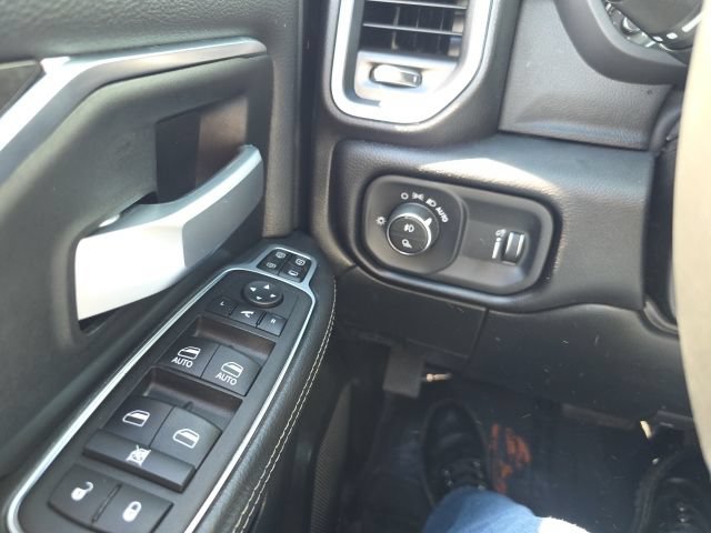Used 2024 RAM 2500 Big Horn w/ Night Edition AWD/4WD image 16