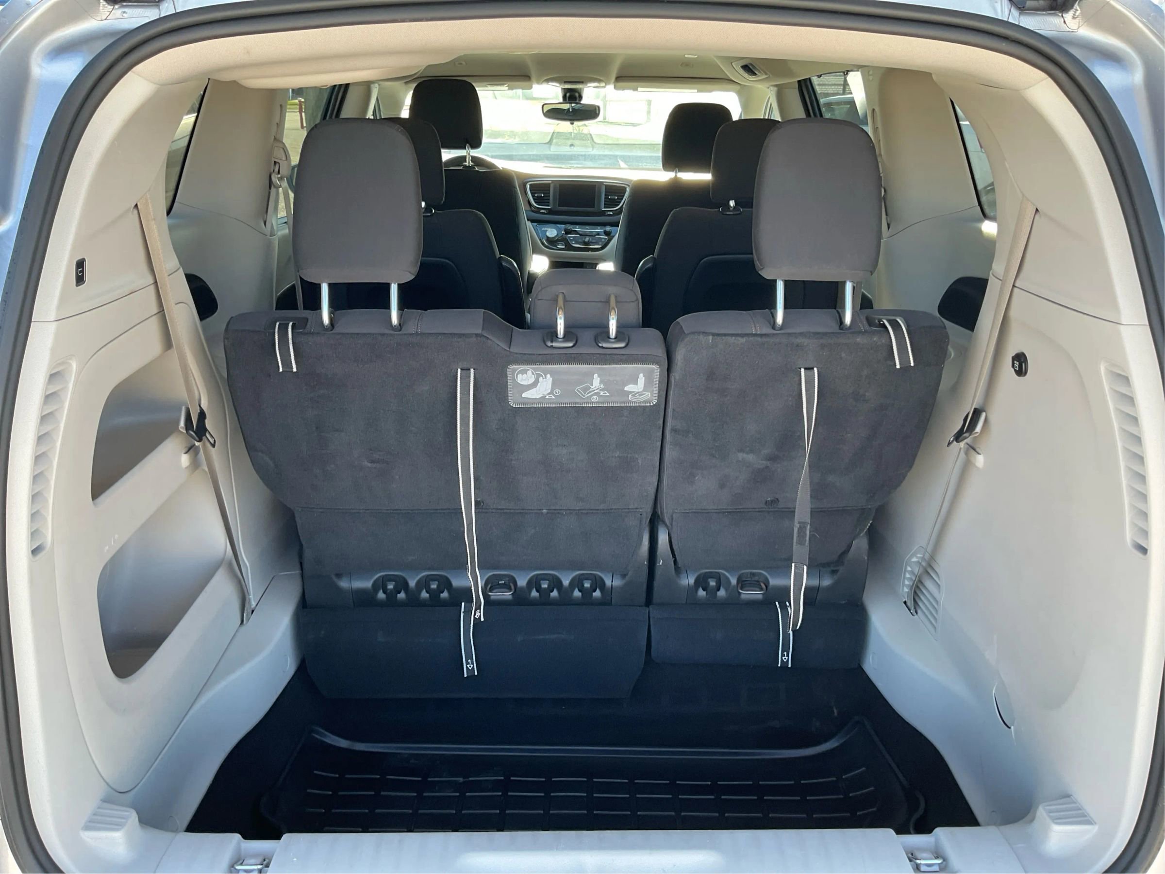 Used 2018 Chrysler Pacifica Touring Plus w/ Tire & Wheel Group image 12