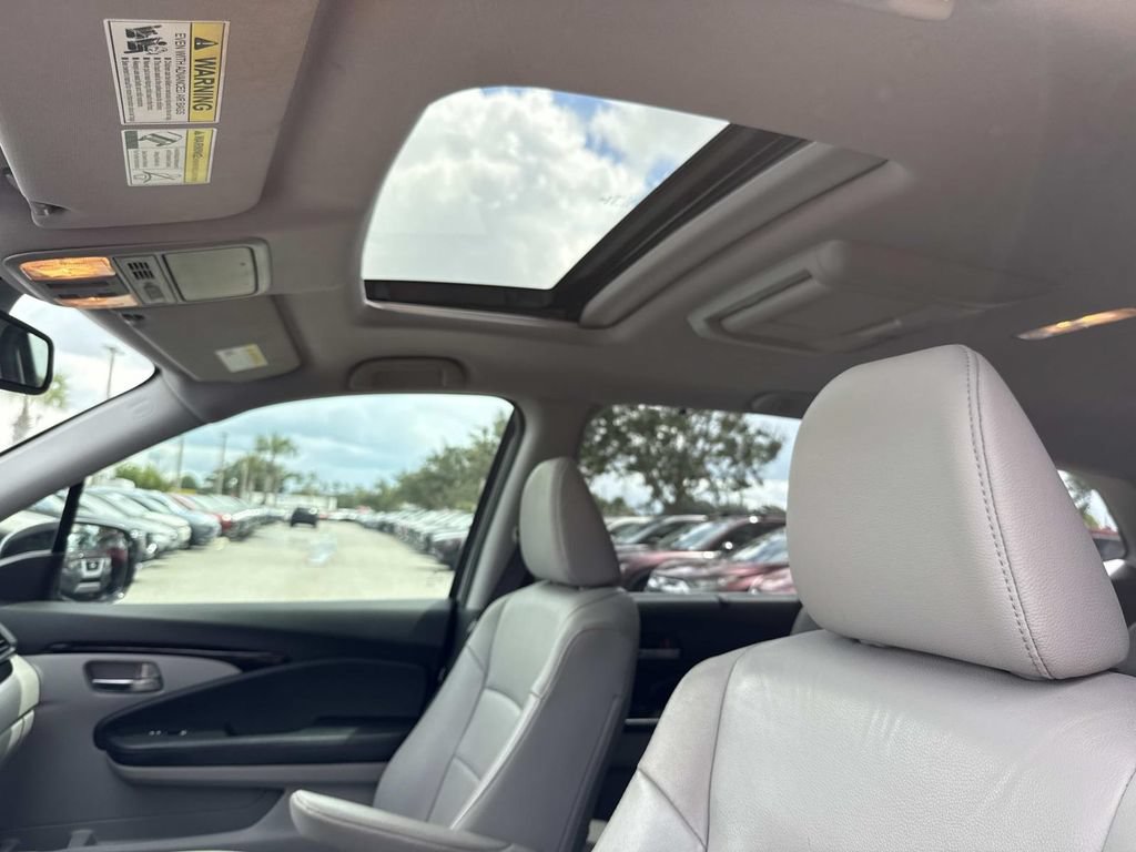 Used 2017 Honda Pilot Touring image 26