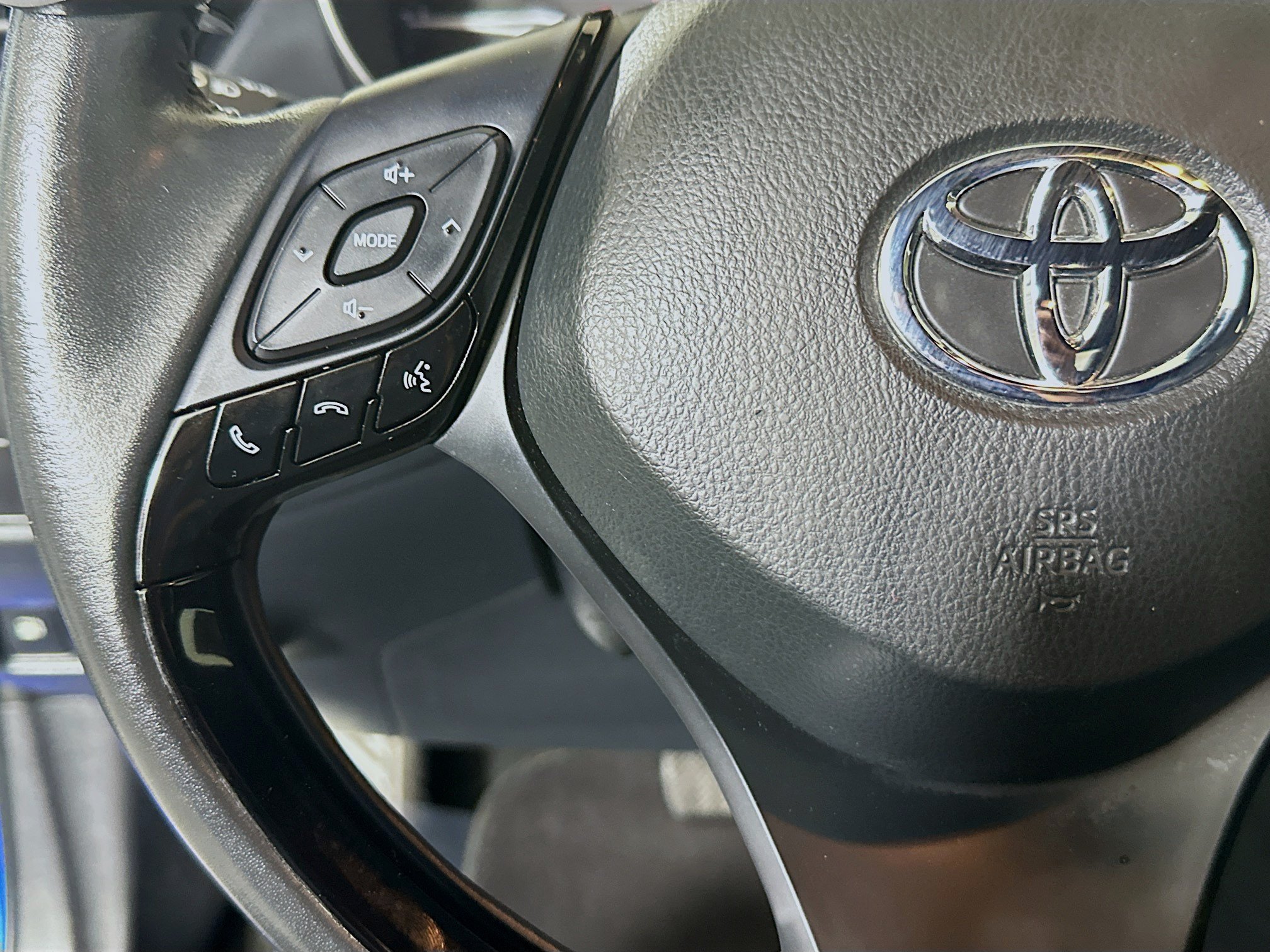 Used 2021 Toyota C-HR XLE FWD image 16