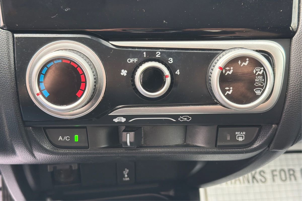 Used 2019 Honda Fit LX image 28