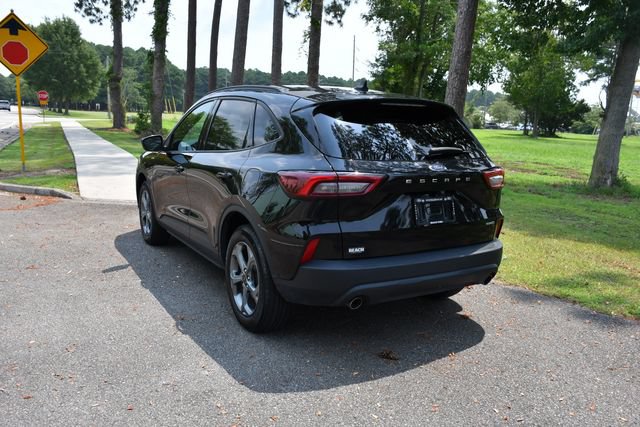 Used 2025 Ford Escape ST-Line Select AWD/4WD image 5