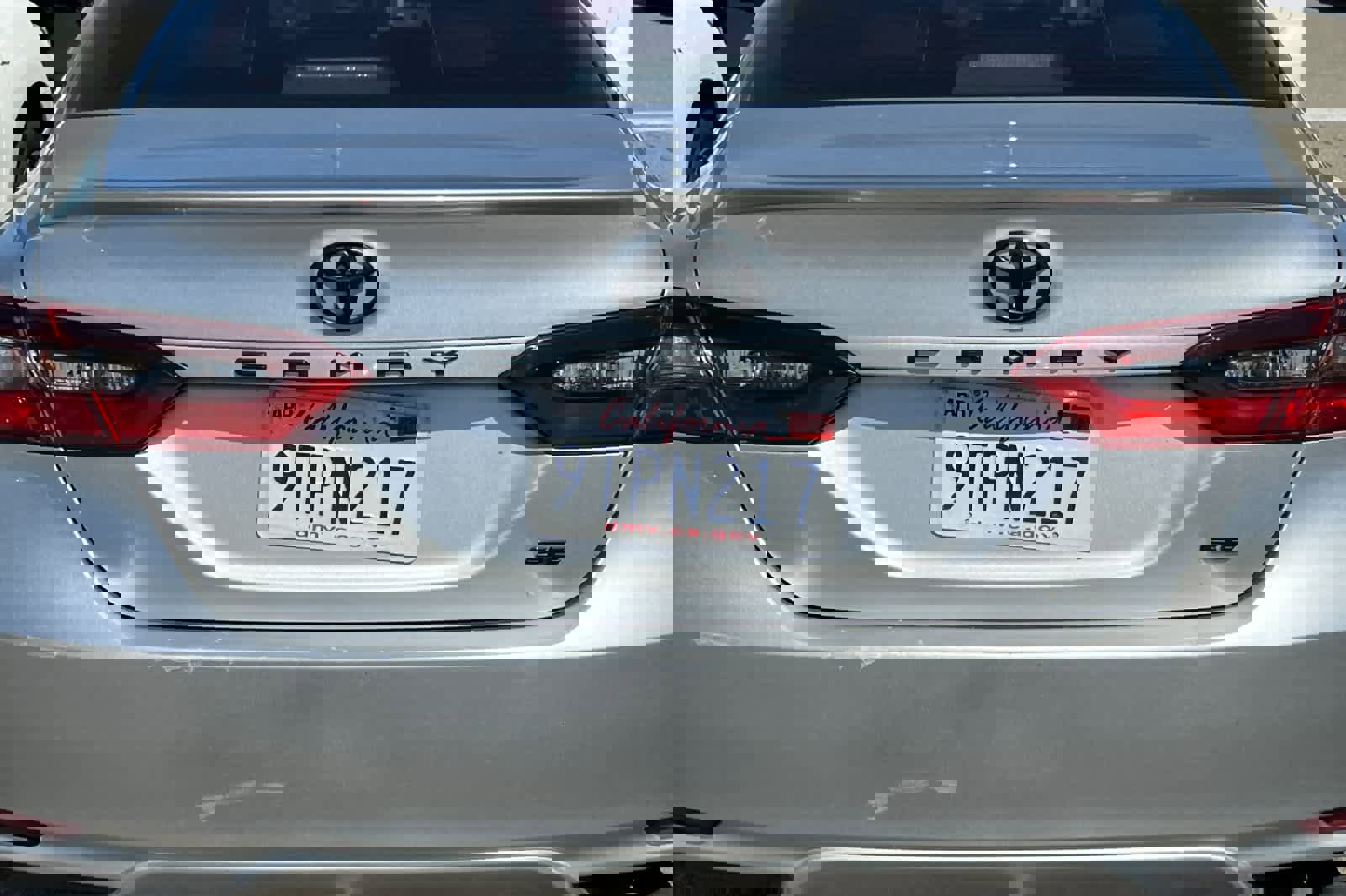 Used 2021 Toyota Camry SE w/ Convenience Package image 19