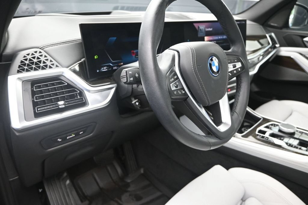Certified 2024 BMW X5 xDrive50e w/ Premium Package AWD/4WD image 12
