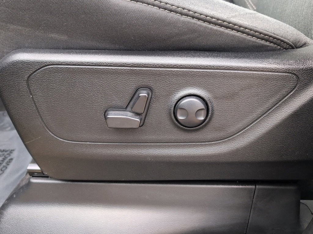 Used 2023 RAM 1500 Big Horn image 24