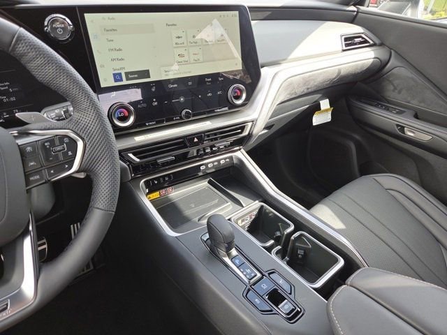 New 2025 Lexus TX 500h AWD image 33