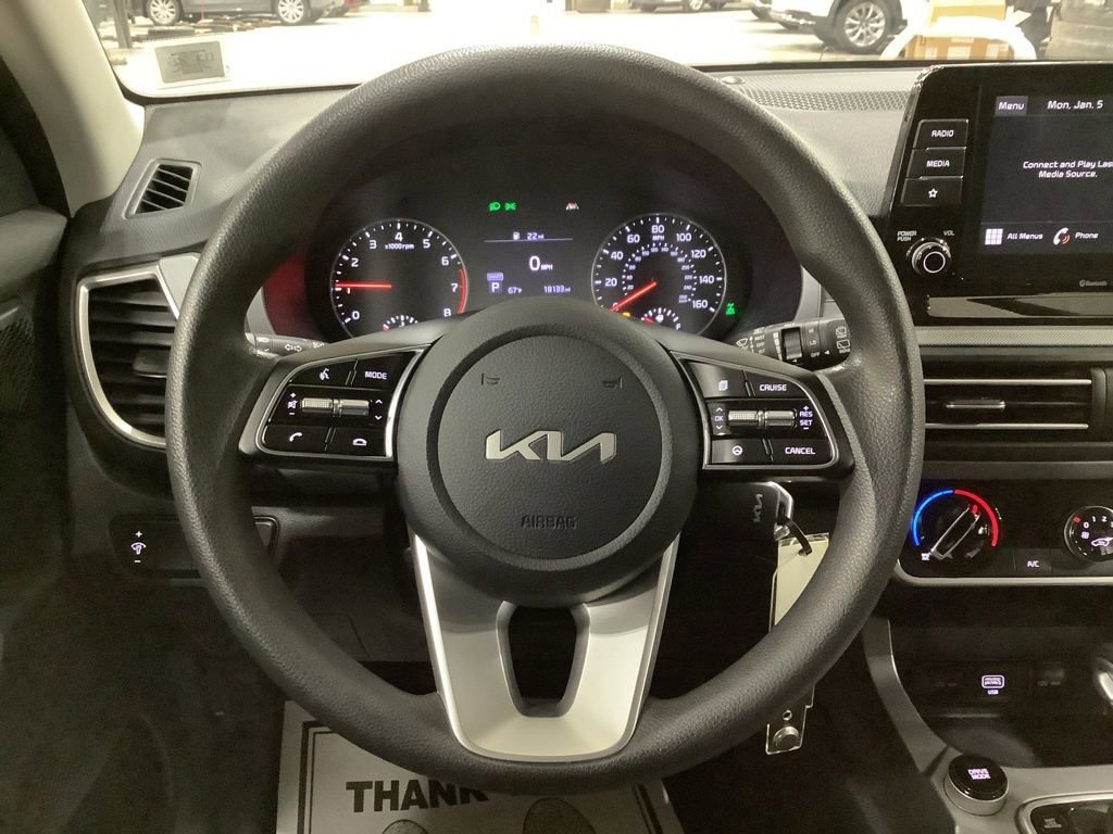 Certified 2023 Kia Seltos LX image 6