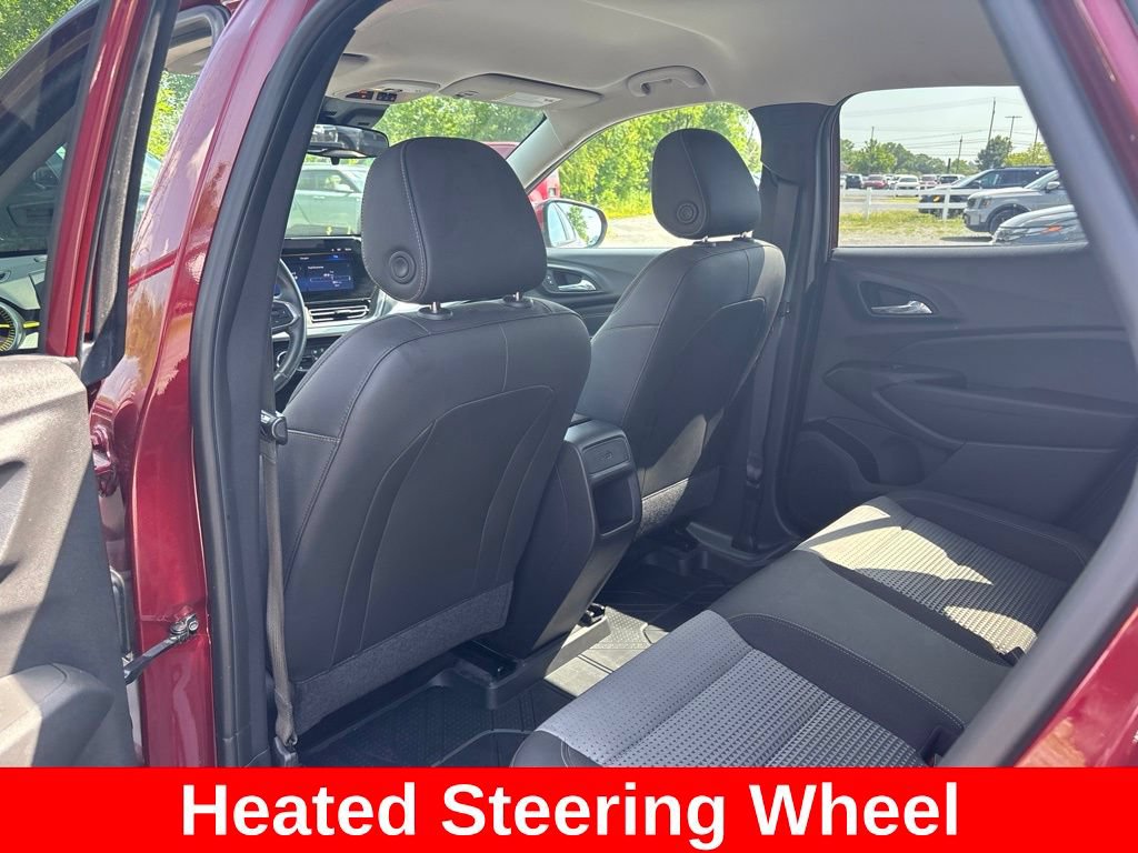 Used 2024 Chevrolet Trax LT w/ Driver Confidence Package FWD image 18